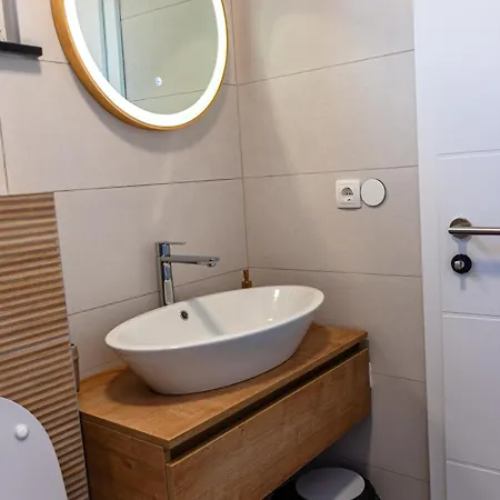 בית נופש Aria Deluxe Mobile Homes With Terme Catez Tickets